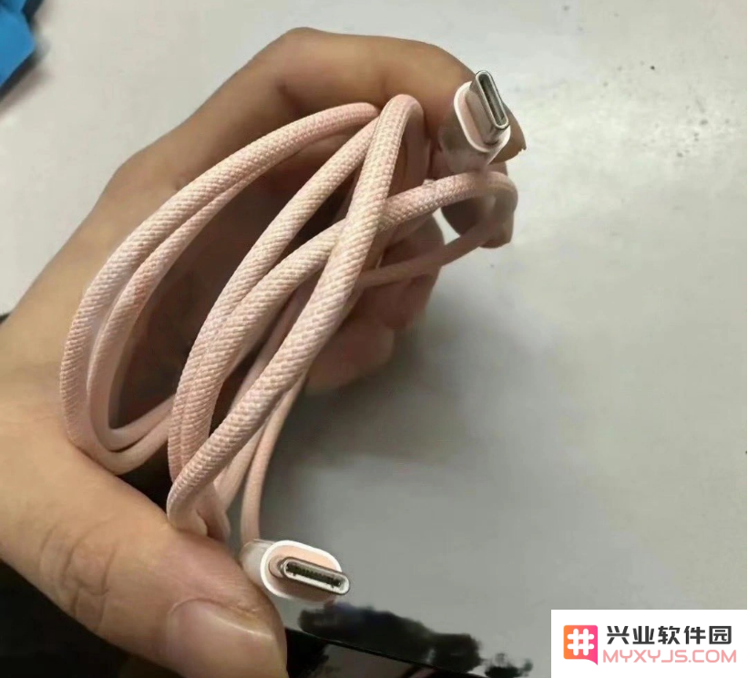 探秘iPhone 15系列USB-C数据线的外观设计与功能特点