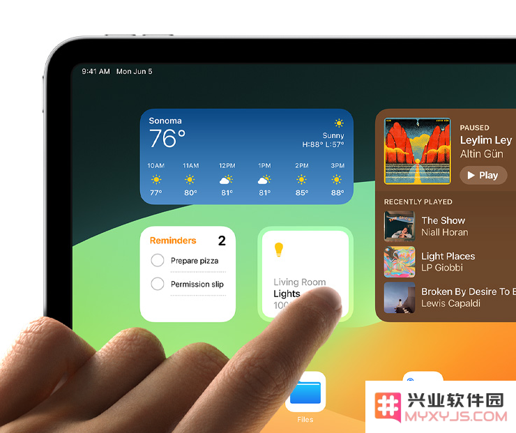 苹果 iPadOS 17 带来个性化锁定屏幕，有这些新变化