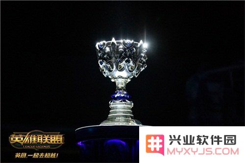 2018英雄联盟全球总决赛奖杯