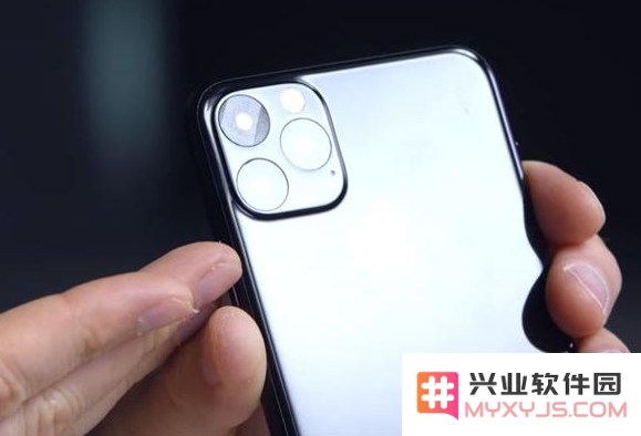 为什么iPhone不跟随安卓使用后壳渐变色设计？
