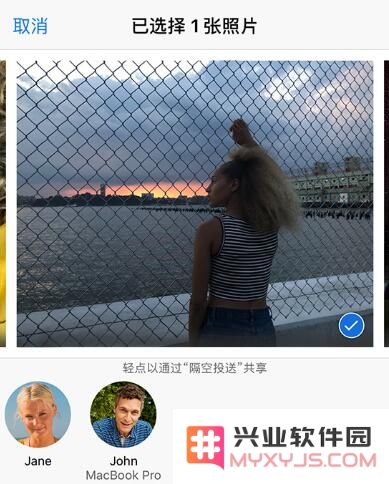 如何把 iPhone 中的照片快速传到电脑上？