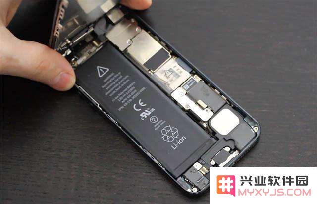 为何我的iPhone电量消耗得如此迅速？探索掉电快的多种原因及解决方案