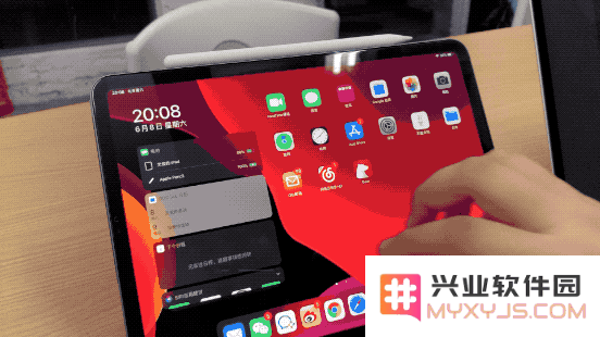 如何运用 iPad 的 Sidecar 功能将其变为 Mac 的扩展显示屏？详解 iPadOS 下的操作步骤与技巧