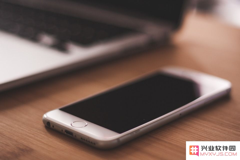 iPhone 上有多少个麦克风？如何检测它们是否都能正常使用？
