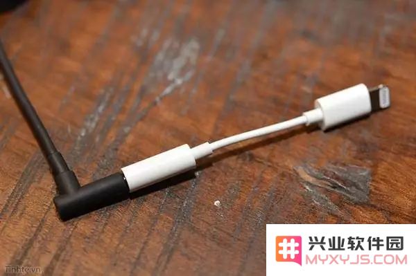 取消耳机孔有什么作用？iPhone 为什么要取消耳机孔设计？