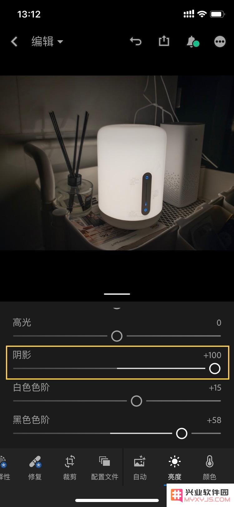 如何提高 iPhone 的夜拍能力？iPhone XS 开启夜景模式的方法教程