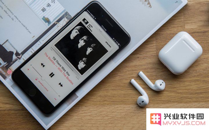 购买 2 年的 AirPods 续航下降怎么办？为什么两只耳机电量损耗不同？