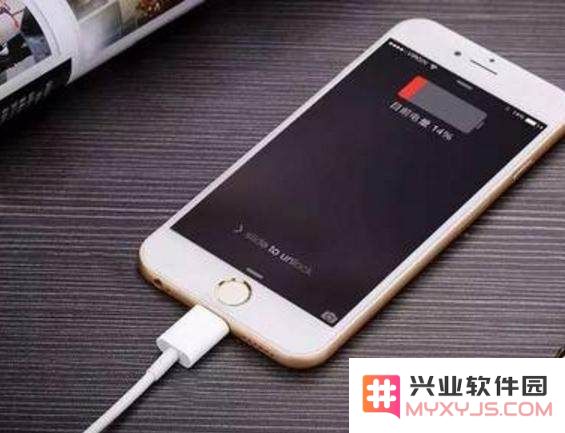 如何有效解决iPhone手机在待机时电量消耗过快的问题？