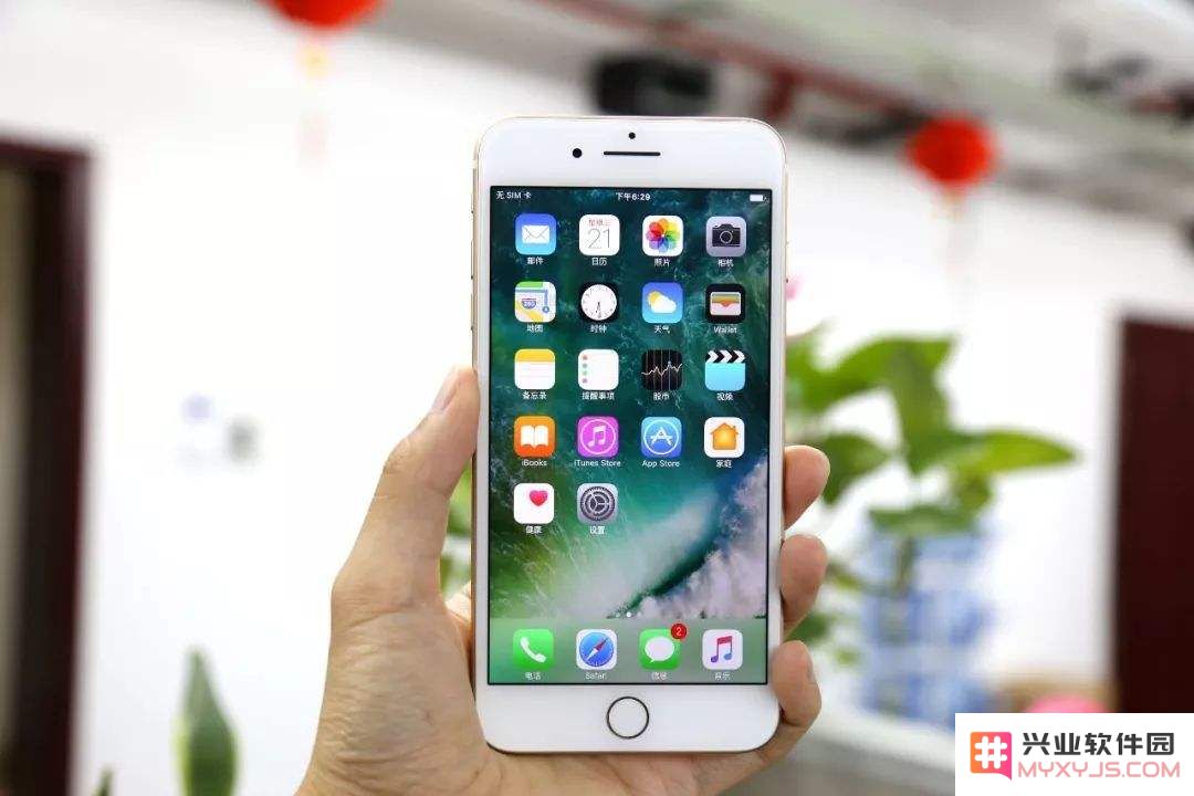 现在iPhone 7出现“无服务”问题，是否还能享受苹果官方的免费维修服务？