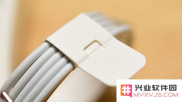 如何辨别 iPhone 快充数据线的真假？新旧款快充数据线有什么区别？