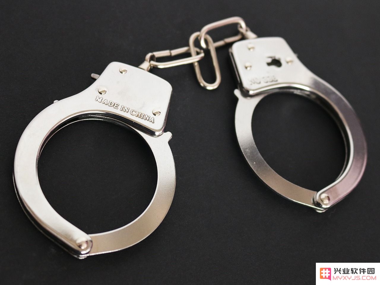 华为查处成都公司招聘腐败窝案：处罚近100人、多部门员工遭开除！：震惊！内部腐败大剖析，华为如何扭转风暴？