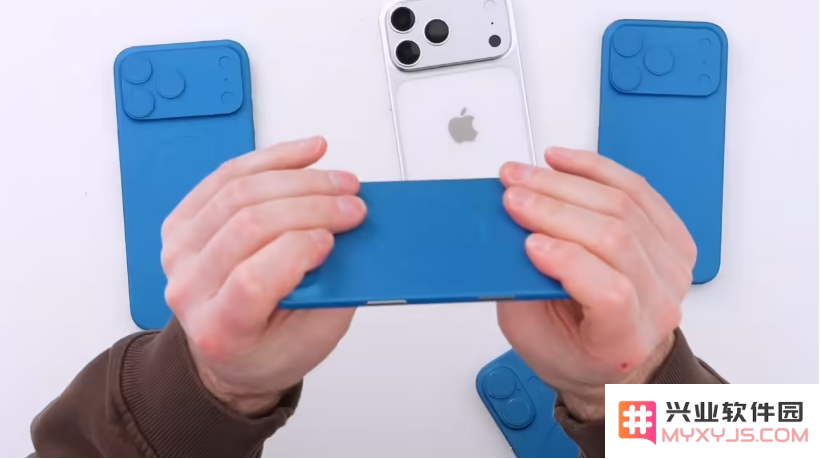iPhone 17 Air 机模上手，苹果史上最薄 iPhone 机型