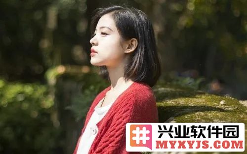 亚州国内在线最新动态，娱乐新闻热议，网友小李：我也看到了新趋势