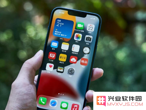 现阶段iPhone 13还值得买吗？iPhone 15多少钱？