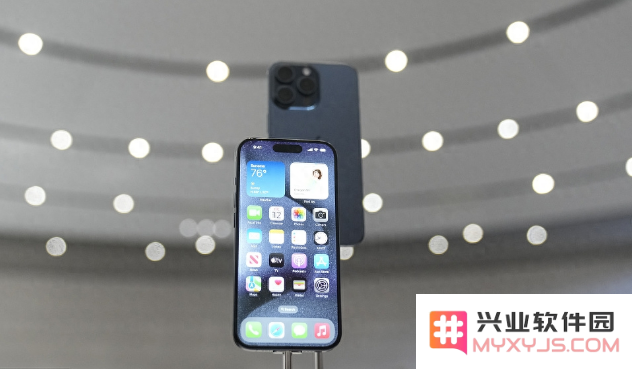买iPhone15还是华为Mate60？iPhone15和华为Mate60哪个好？