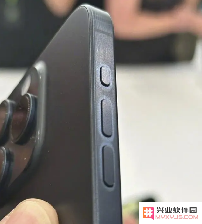 苹果 iPhone 15 Pro 机型开箱掉漆怎么办？