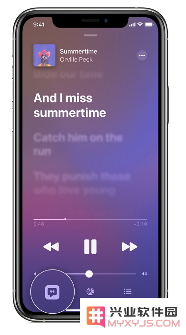 怎样在 Apple Music 中轻松查找和显示实时同步的歌词信息？