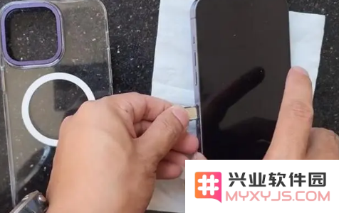 苹果iPhone 14 SIM卡安装教程