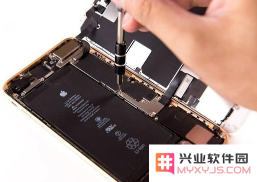 如何更换旧iPhone电池？选择哪个地方更安全更可靠？