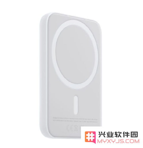 如何通过iPhone 12的反向无线充电特性为MagSafe配件进行充电？