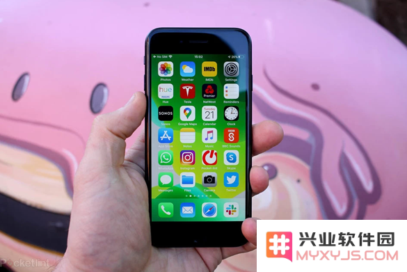 2021年，iPhone SE3是否会如传闻般发布，消费者期待的新款手机将会具备哪些新特性？
