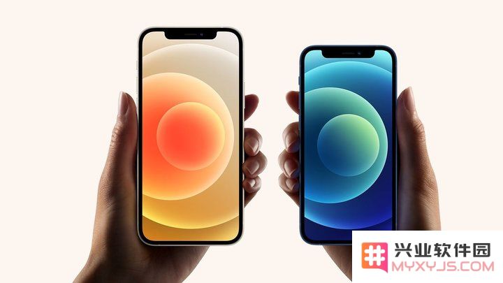 相比于 iPhone 5，iPhone 12 的扁平中框在设计和功能上有哪些显著的改进？