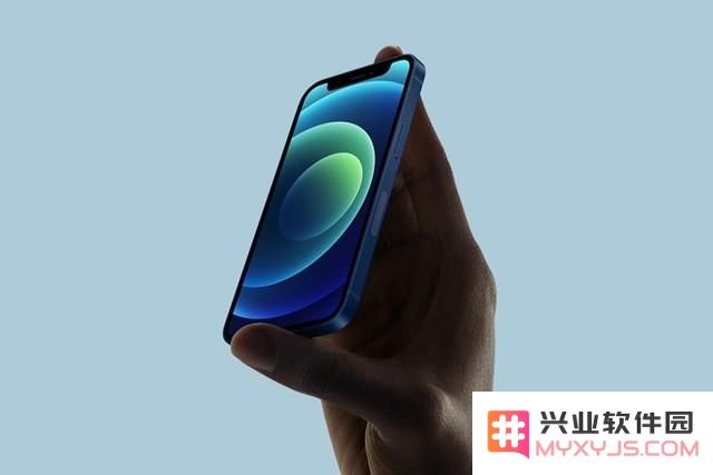 使用iPhone 12 mini时辐射水平是否超过安全标准？对用户健康有什么潜在影响？