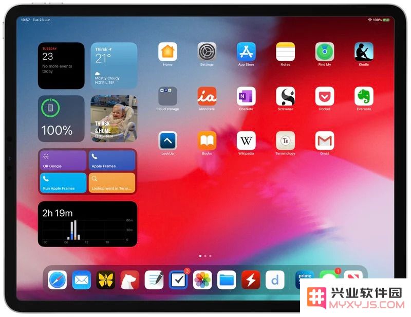 如何在iPad 的主屏幕上显示「小组件」？