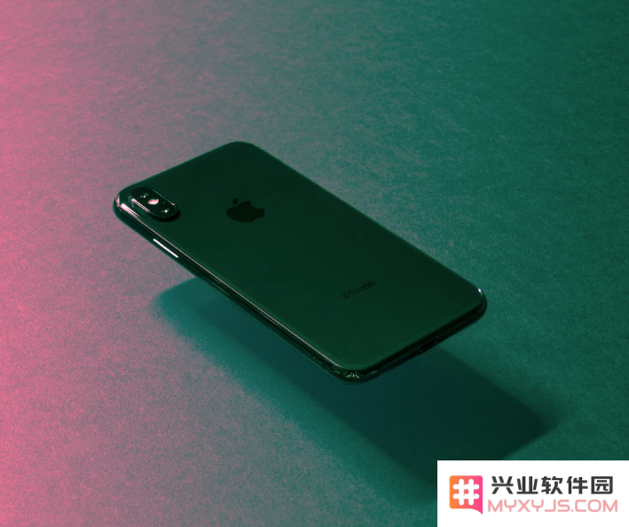 在iPhone保修期内，哪些具体情形可以享受免费的维修服务？