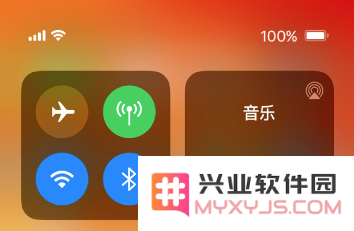 iPhone 11 充满电之后仍然会显示充电图标，正常吗？