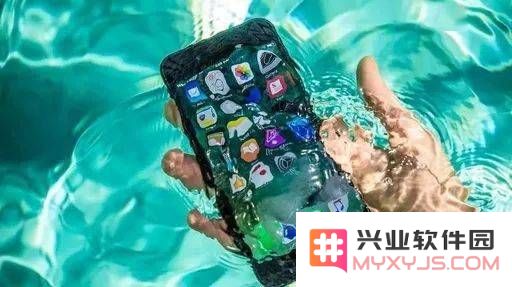 苹果又被“冤枉”，iPhone 进水损坏并不保修