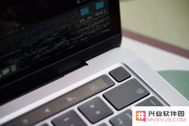 iPad 使用中的「妙控键盘」具体有哪些独特之处？为何受到用户如此热烈的好评？