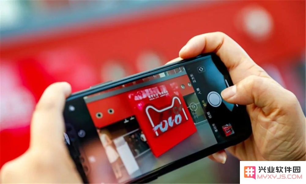 在电商平台购买打折 iPhone 后是否仍能够享受官方的保修政策？