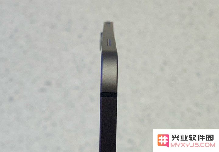 新款 iPad Pro 收货后注意：检查机身是否弯曲