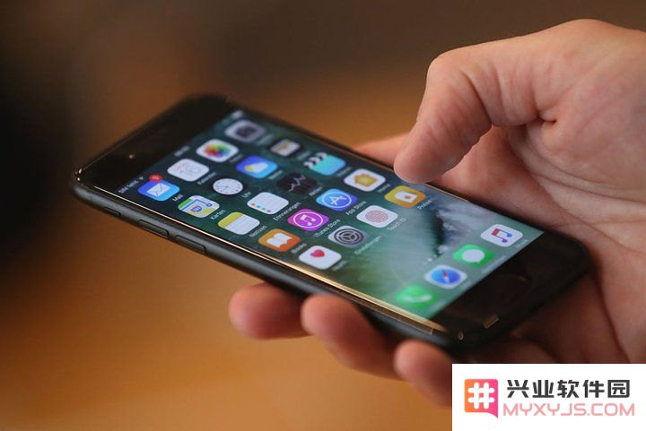 iPhone的“降速门”事件背后的真相，以及苹果为何决定向用户赔偿的原因分析