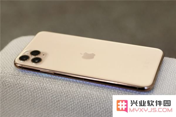 遇到 iPhone 11 无法关机以及无法充电的情况该如何解决？