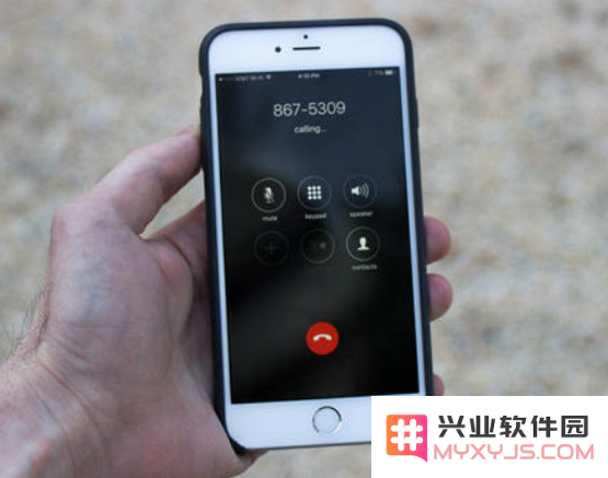 为什么我的iPhone手机突然无法拨打电话？可能是什么原因导致的？