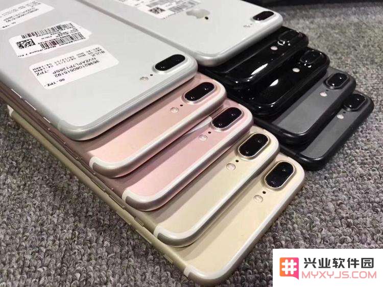 在购买二手iPhone时，怎样辨别屏幕是否已经被更换过？