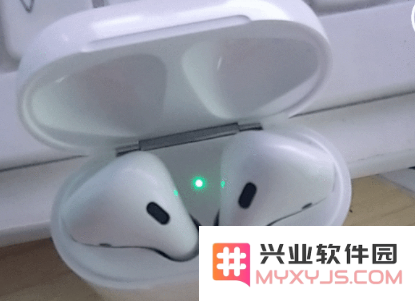 AirPods耳机充电盒绿灯频繁闪烁的原因及解决方案是什么呢？