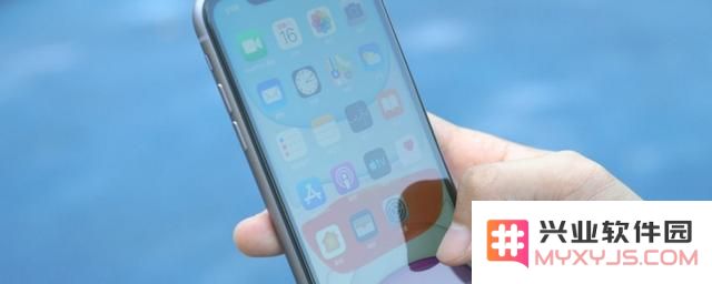 如何在iPhone11上隐藏应用程序？详细步骤与技巧分享