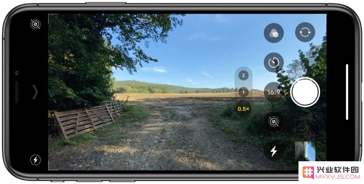 如何在 iPhone 11 和 iPhone 11 Pro 上拍摄不同长宽比的照片？