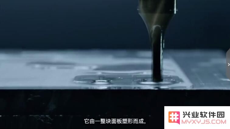 为什么 iPhone 11 系列机身都采用玻璃材料？