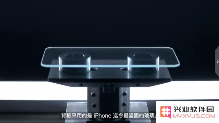 为什么 iPhone 11 系列机身都采用玻璃材料？