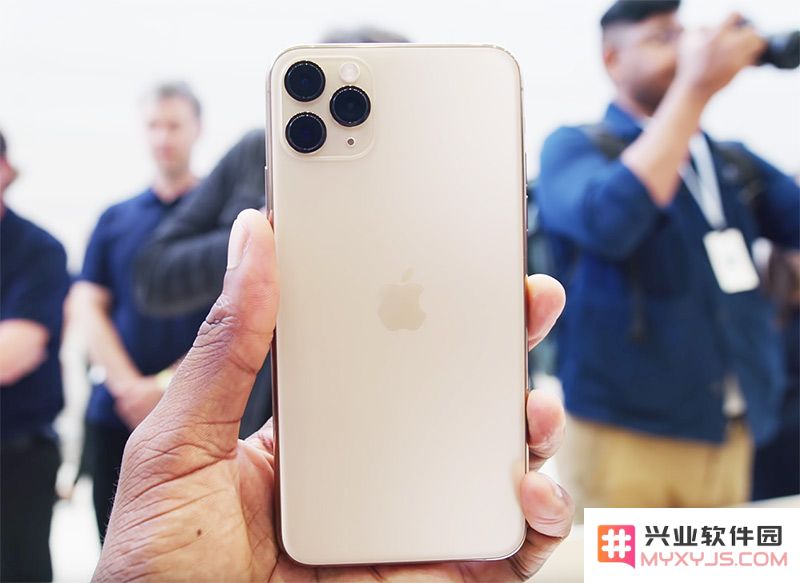 iPhone 11 Pro 与 iPhone 11 Pro Max 有什么区别，买哪一个？