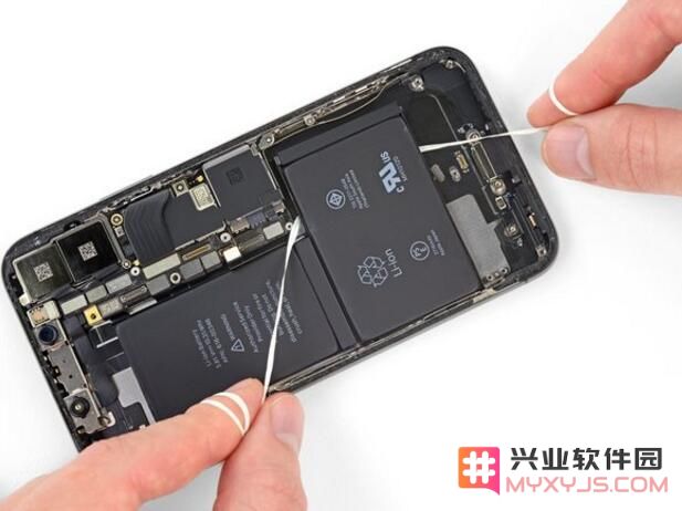 教你如何自己动手给 iPhone X 更换电池