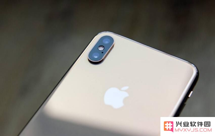iPhone XS Max 脏了可以用水冲洗吗？如何正确清洁？