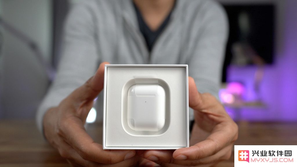 AirPods 无线充电盒值得购买吗？哪些人适合单独购买无线充电盒？