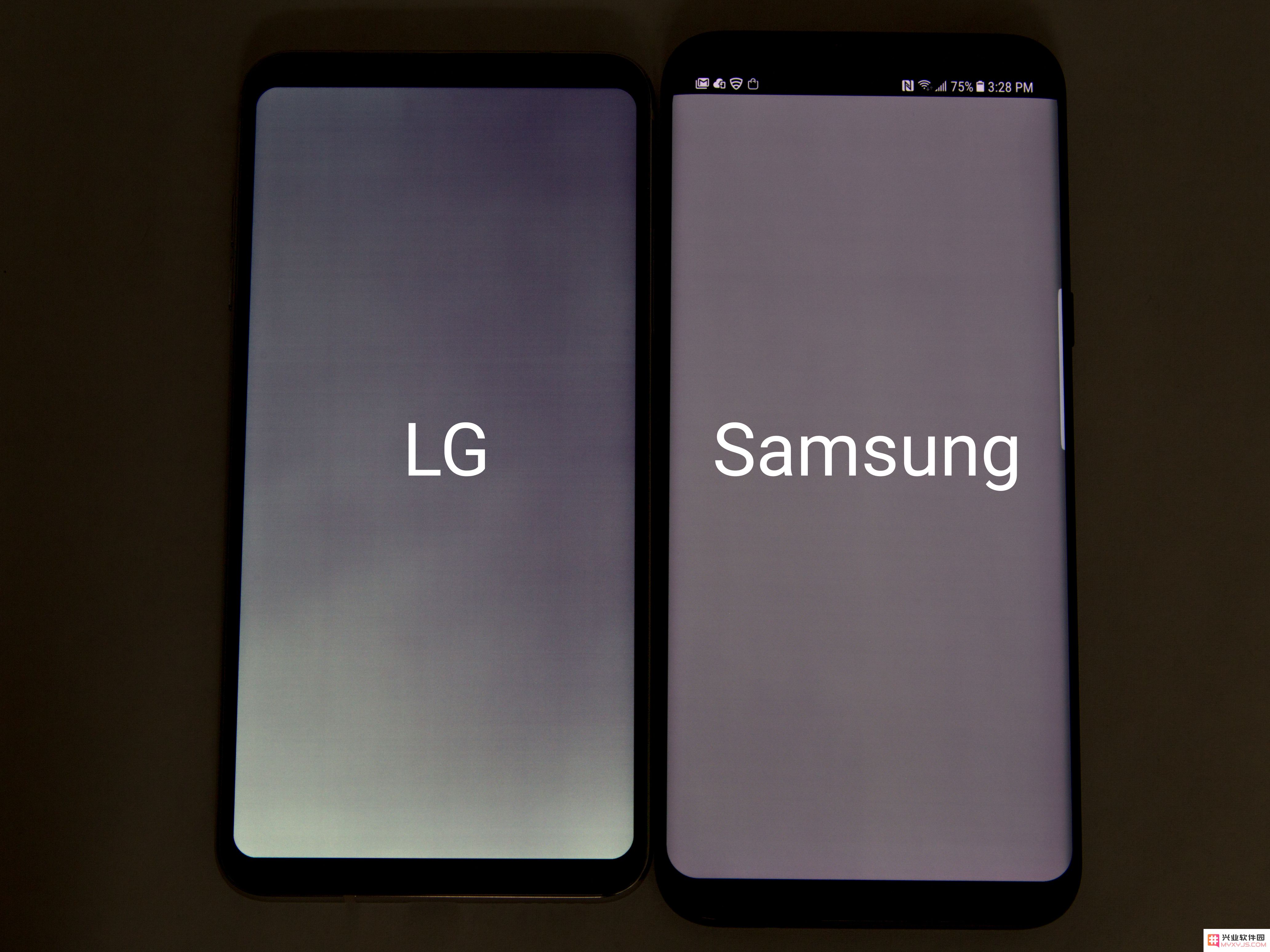 iPhone 使用黑色壁纸可以更加省电吗？OLED 屏幕还有哪些优势？