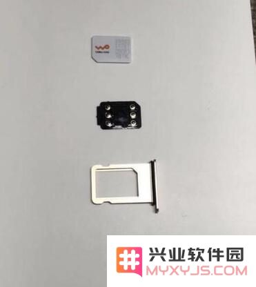 苹果 iPhone 卡贴机和黑解有什么区别？