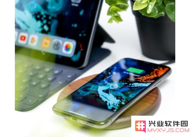 iPhone XS Max 无线充电有什么影响，与有线充电有哪些区别？